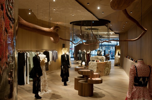 Alexander McQueen otevírá v Londýně nový obchod Alexander McQueen otevírá v Londýně nový obchod