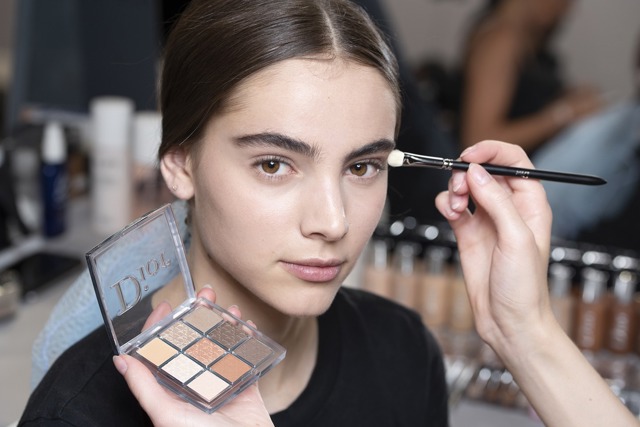 Peter Philips odhalil kolekci make-upů pro přehlídku Dior Cruise 2019, do které se zbláznil celý svět!
