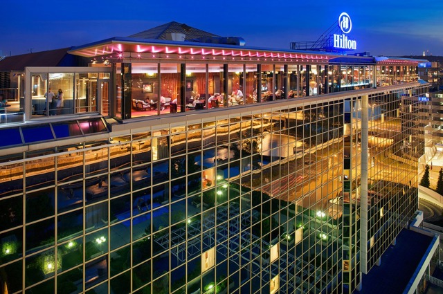 5 rooftop podniků, kam v Praze zajít na drink 5 rooftop podniků, kam v Praze zajít na drink