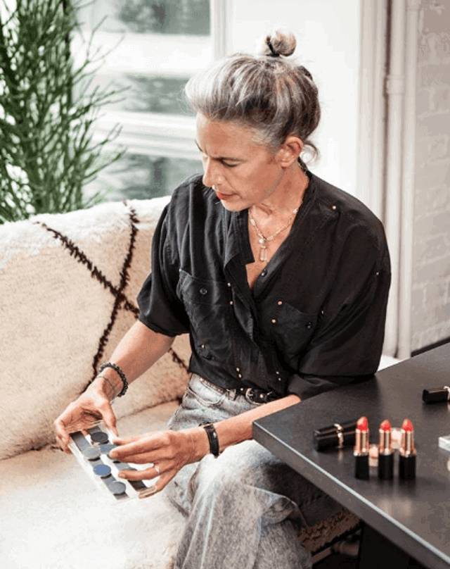 Isabel Marant chystá svou první make-up kolekci Isabel Marant chystá svou první make-up kolekci