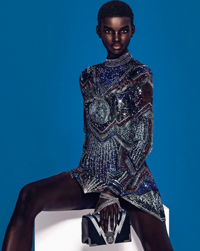 Líbí se vám modelky Balmain? Nejsou skutečné Líbí se vám modelky Balmain? Nejsou skutečné