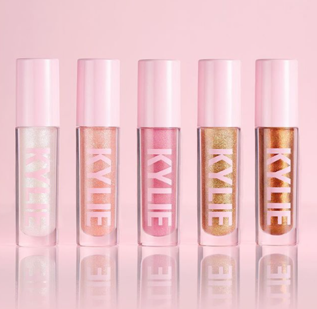 Kylie Jenner je oficiálně nejmladší dolarovou miliardářkou světa Kylie Jenner je oficiálně nejmladší dolarovou miliardářkou světa