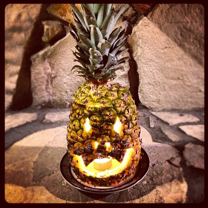 Skvělý nápad pro nadcházející Halloween: Strašáci z ananasů