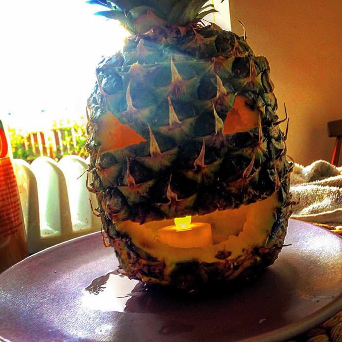 Skvělý nápad pro nadcházející Halloween: Strašáci z ananasů