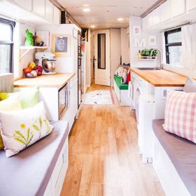 Nakonec se to ale podařilo a dnes jeho interiér vypadá fantasticky.