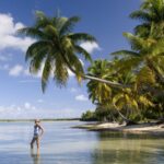 1. Avarua (Cookovy ostrovy). Krásné pláže, málo turistů a levné bydlení (byt si zde bez problémů pronajmete za 3 600 korun měsíčně). Jediný problém je, že cizinci si zde nemohou nemovitost koupit.