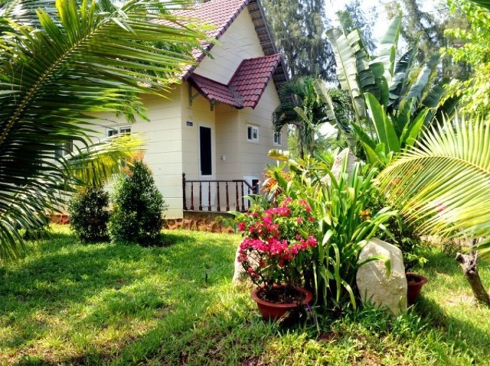 8. Ho Coc (Vietnam). Nádherné tropické lesy a obrovský bariérový útes. Náklady na živobytí? Kolem 5 000 korun za měsíc.