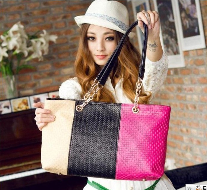 4. Kabelku, kufr a deštník, za které se nebudete na veřejnosti stydět.