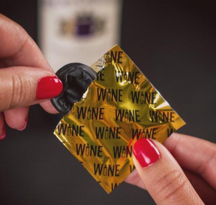 Jednotlivé vinné kondomy jsou baleny stejným způsobem jako kondomy klasické.