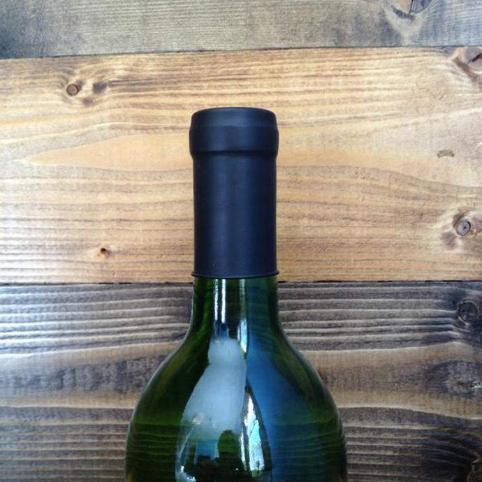 ...a utěsní láhev stejně dobře jako různé vinné zátky (možná i lépe).