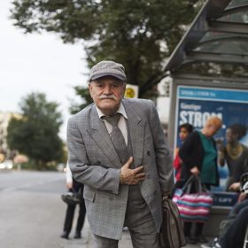 Starý krejčí (86) je stylovější než teenager. Do práce chodí každý den v jiném outfitu