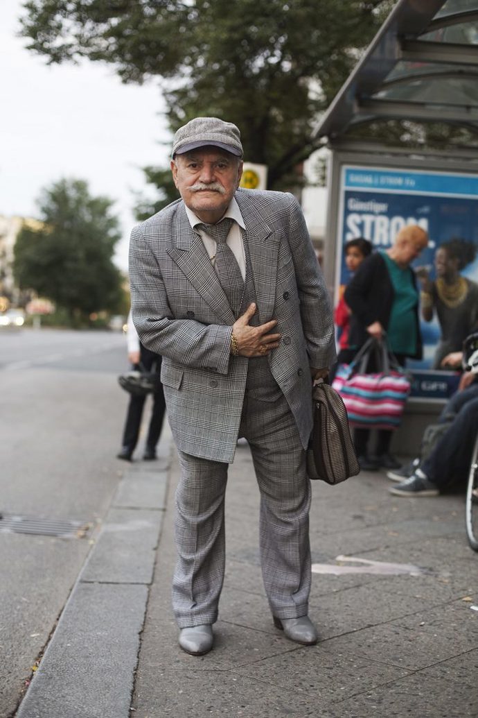 Starý krejčí (86) je stylovější než teenager. Do práce chodí každý den v jiném outfitu