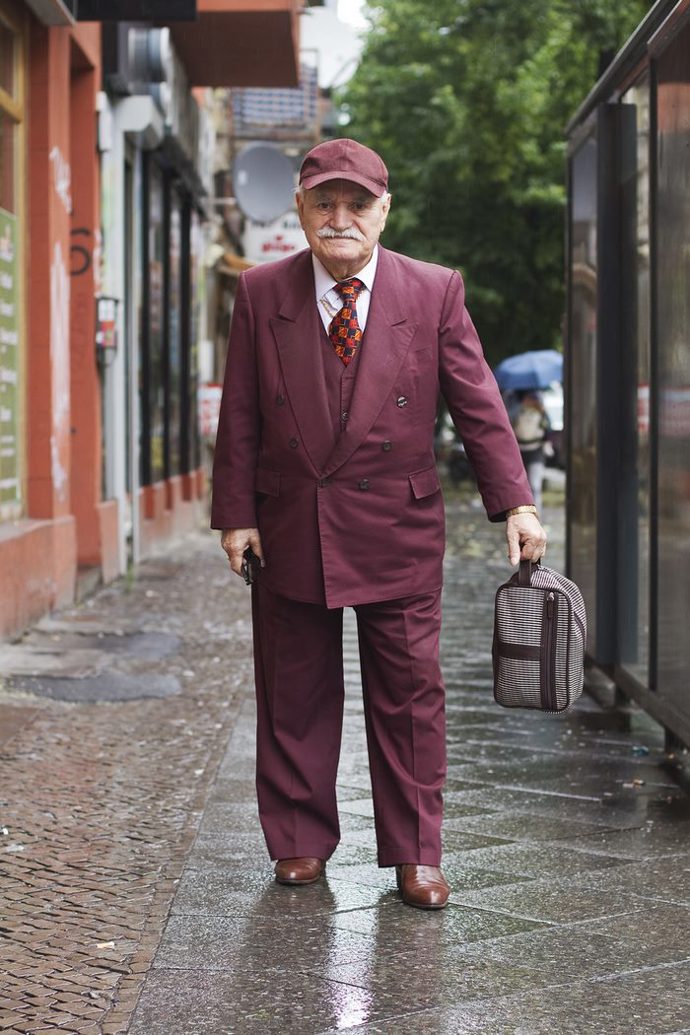 Starý krejčí (86) je stylovější než teenager. Do práce chodí každý den v jiném outfitu