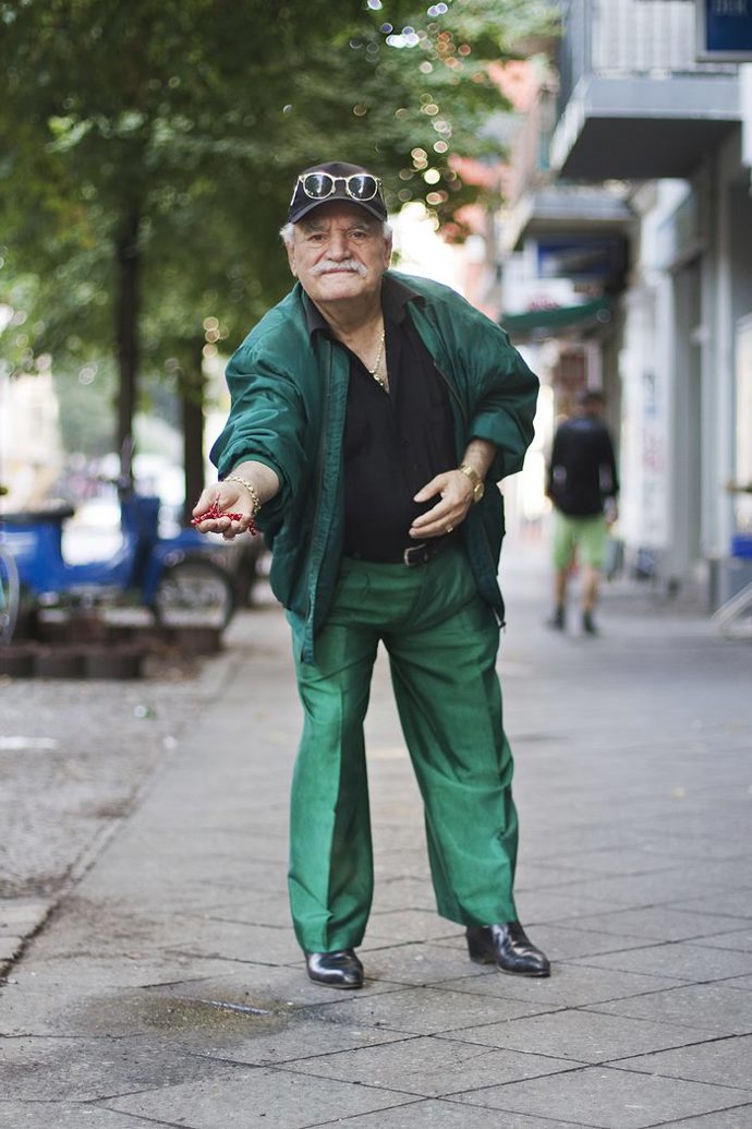 Starý krejčí (86) je stylovější než teenager. Do práce chodí každý den v jiném outfitu