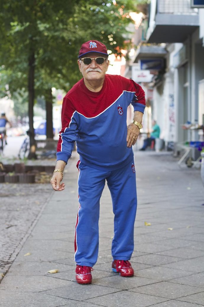 Starý krejčí (86) je stylovější než teenager. Do práce chodí každý den v jiném outfitu