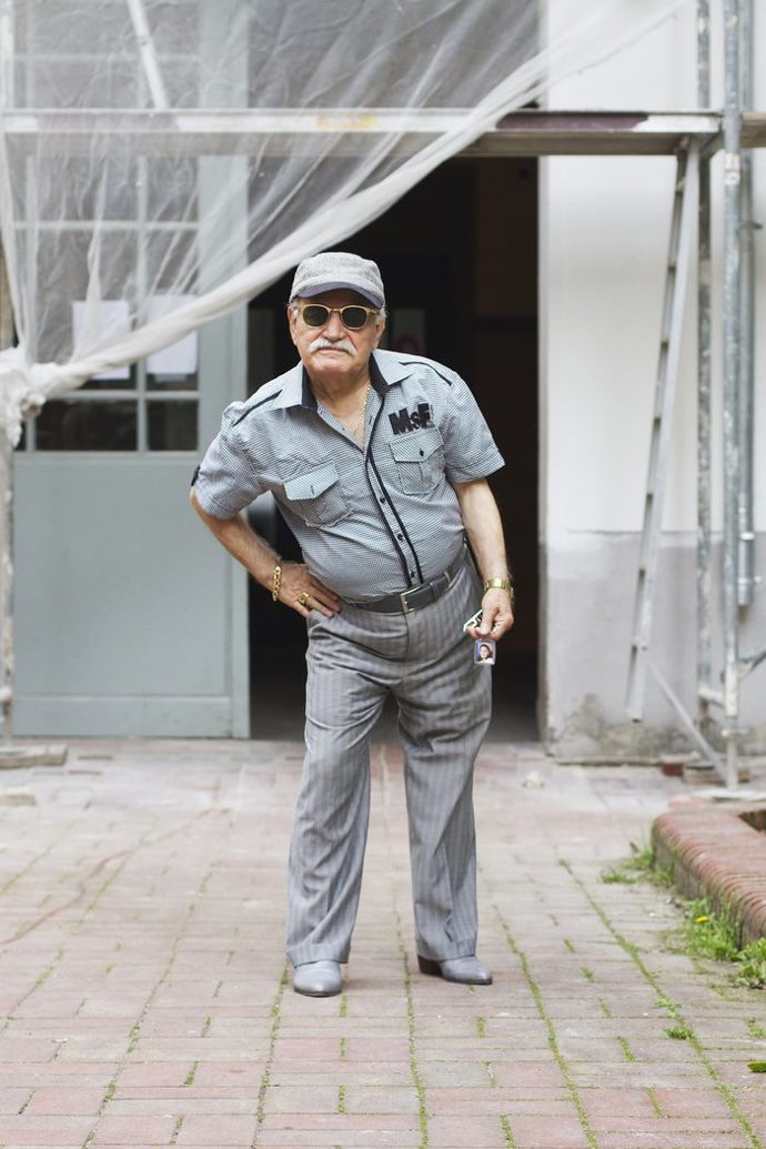 Starý krejčí (86) je stylovější než teenager. Do práce chodí každý den v jiném outfitu