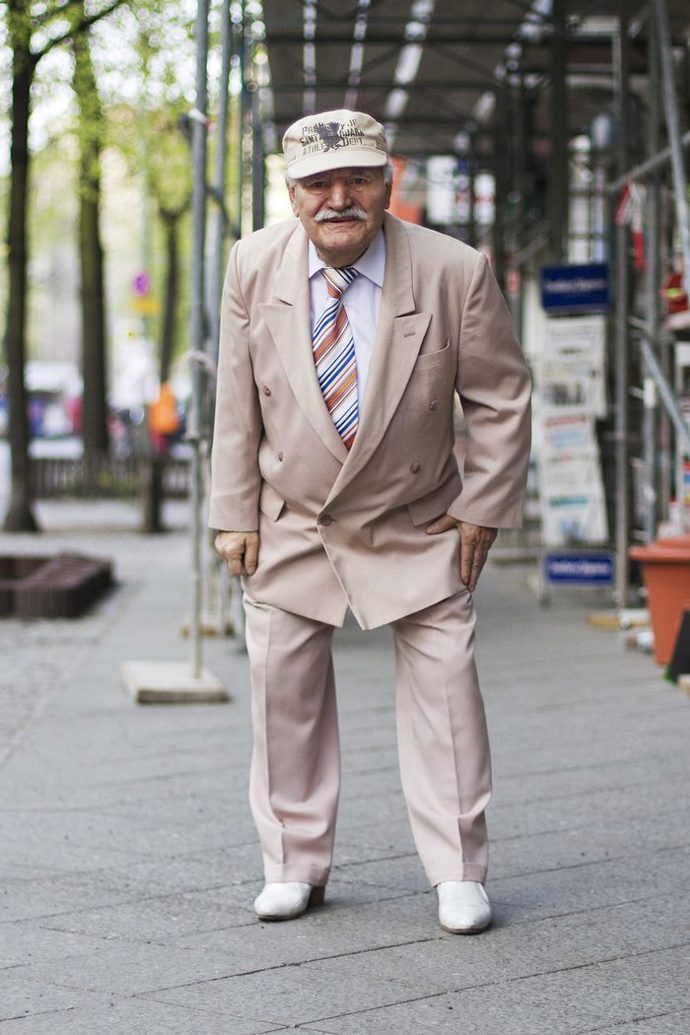 Starý krejčí (86) je stylovější než teenager. Do práce chodí každý den v jiném outfitu