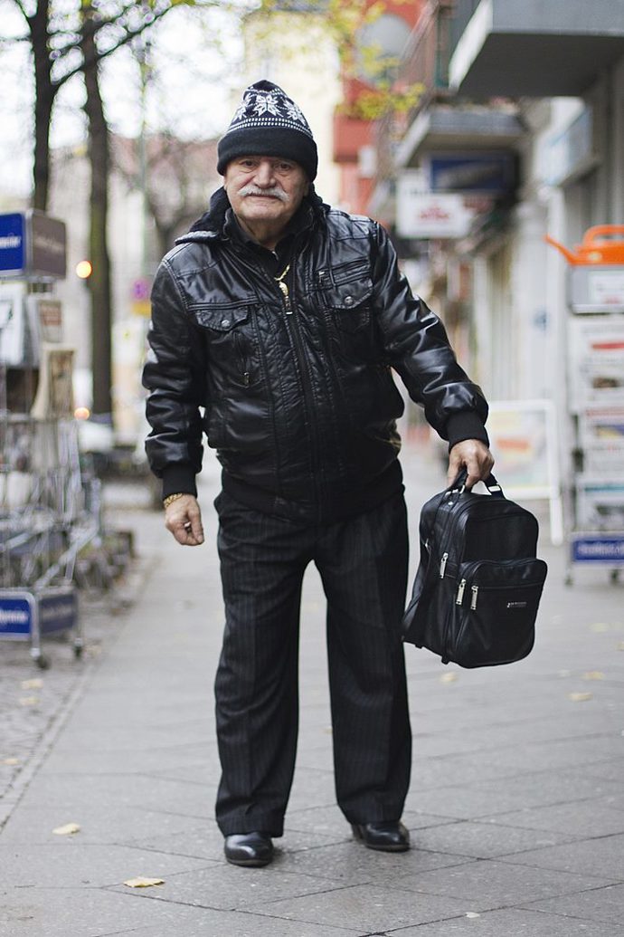 Starý krejčí (86) je stylovější než teenager. Do práce chodí každý den v jiném outfitu