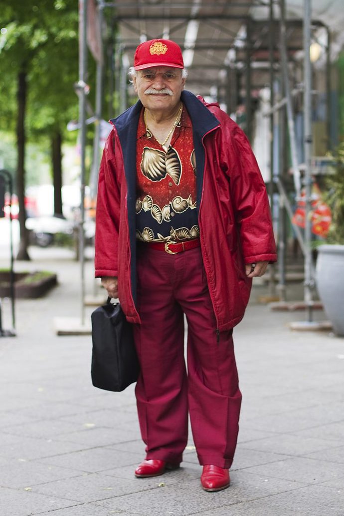 Starý krejčí (86) je stylovější než teenager. Do práce chodí každý den v jiném outfitu