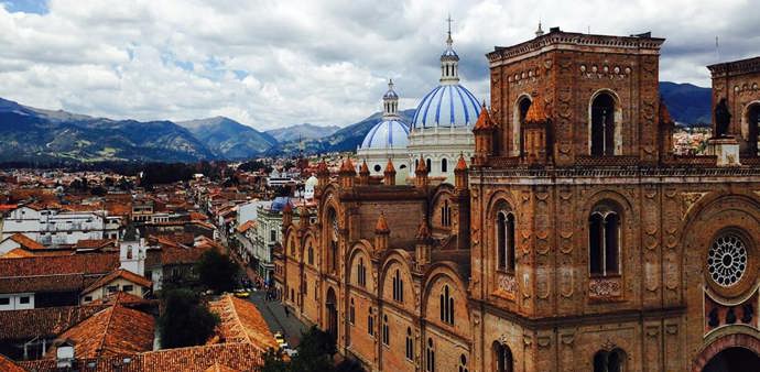 Nejlepší teploty: Ekvádor. Ekvádor je zemí věčného jara. Hodně v ní svítí sluníčko, ale nebude vám vedro.