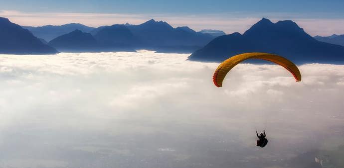 11. Adrenalinová dovolená. Což takhle vyzkoušet bungee jumping či skydiving? Nebo se vydat někam, kde nikdo nemluví anglicky...