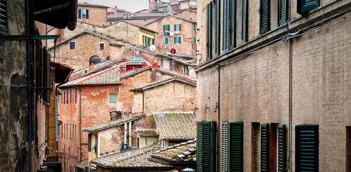 12. Cesta ke svým kořenům. Navštivte místa, kde žili vaši předci. Třeba tam narazíte na nějaké vzdálené příbuzné!