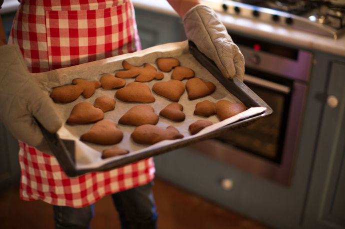 8. Napečte spoustu vánočních sušenek.