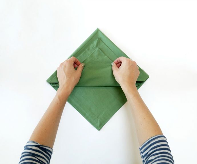 Návod: Jak složit ubrousek ke štědrovečerní tabuli