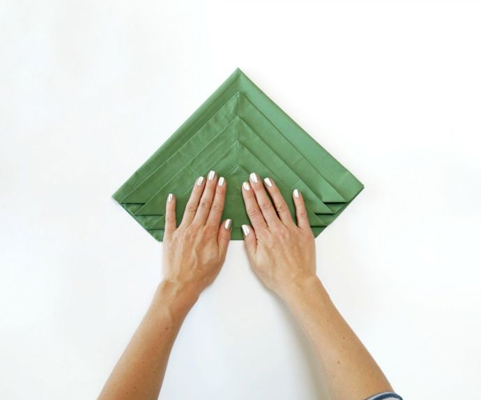 Návod: Jak složit ubrousek ke štědrovečerní tabuli