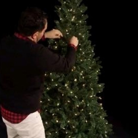 Vzdálenost mezi jednotlivými kabely by měla činit 7,5 až 10 centimetrů.