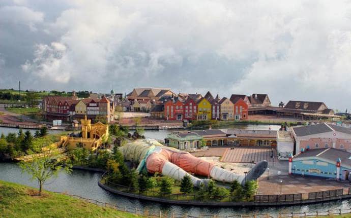 5. Gulliver’s Kingdom (Japonsko). Tento park fungoval pouhé 4 roky (1997 až 2001). A není divu. Byl totiž vybudován nedaleko Aokigahara – „lesu sebevrahů“.