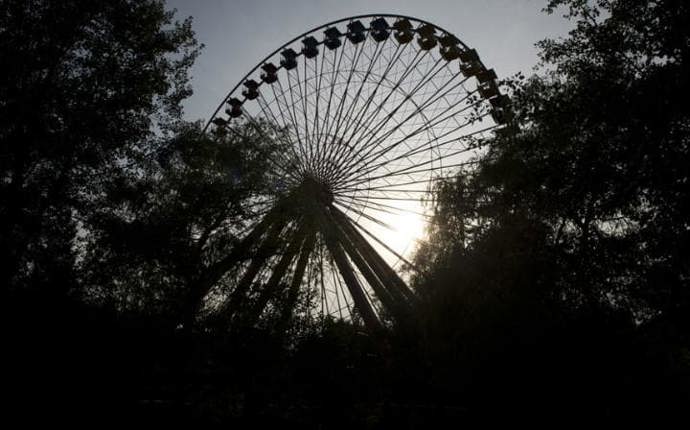 8. Spreepark (Německo). Část Spreeparku parku byla v roce 2002 přesunuta do Peru. Zbytek jeho majitelé ponechali svému osudu.