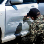 ...nebo si pořídit permanentní popisovač a zakamuflovat ji kresbou.