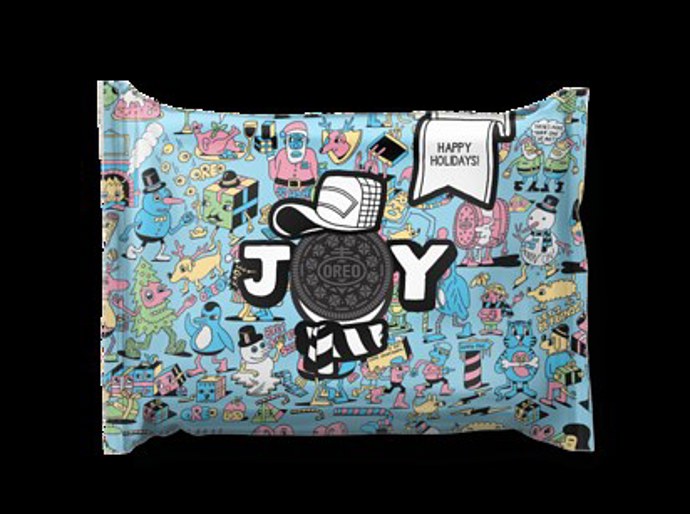 1. Zbožňuje váš sourozenec colu nebo sušenky Oreo? Kupte několik balení a trochu je vylepšete. Polepte je samolepkami, popište oblíbenými citáty, zkrátka je personalizujte podle toho, co má obdarovaný rád.