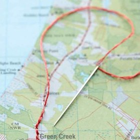 4. Naplánujte pro své blízké pěkný výlet a vyšijte ho do mapy. Pro lepší efekt ji dejte do rámečku.