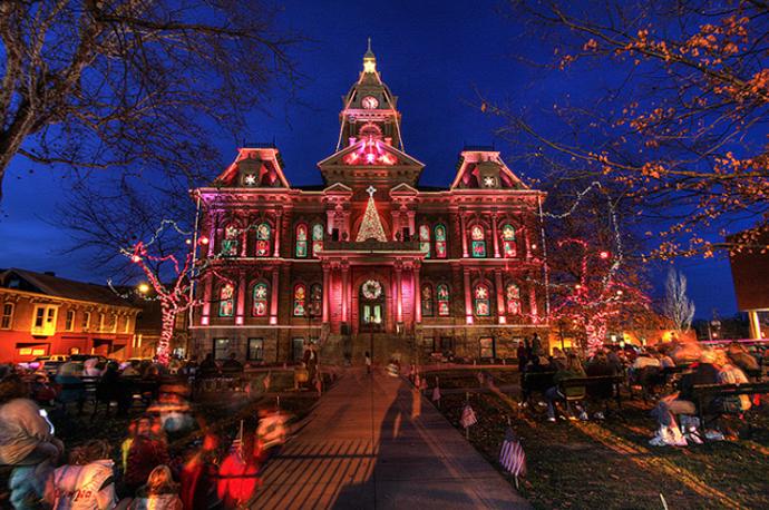 5. Guernsey County Courthouse (Cambridge, Ohio).