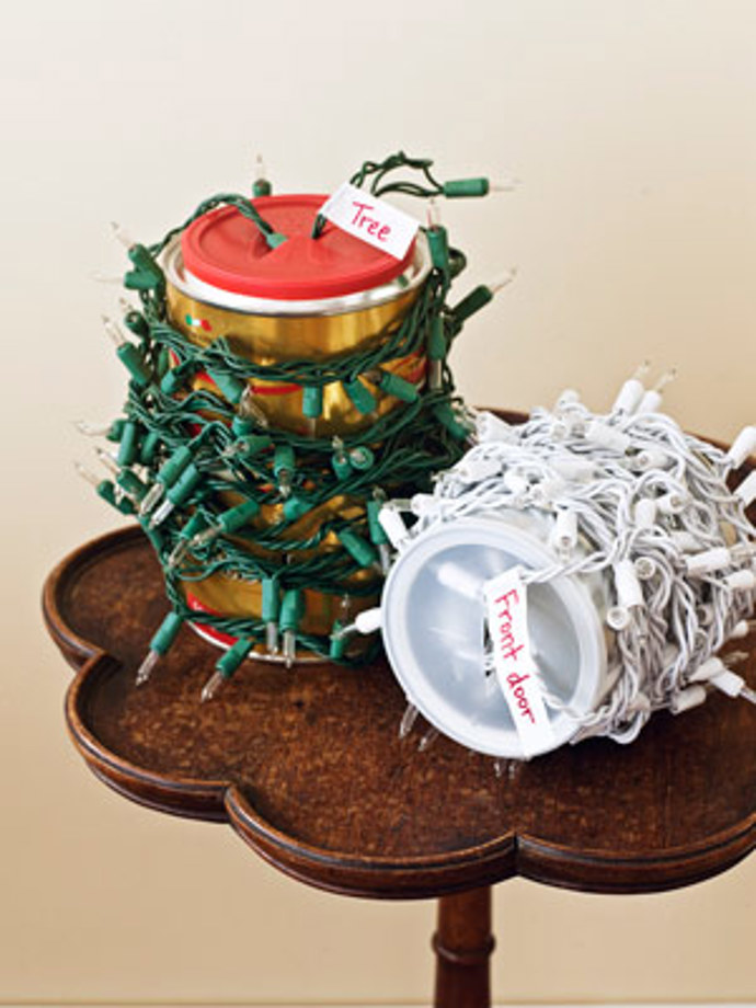 4. Kratší světelné řetězy lze namotat také kolem kávových dóz.