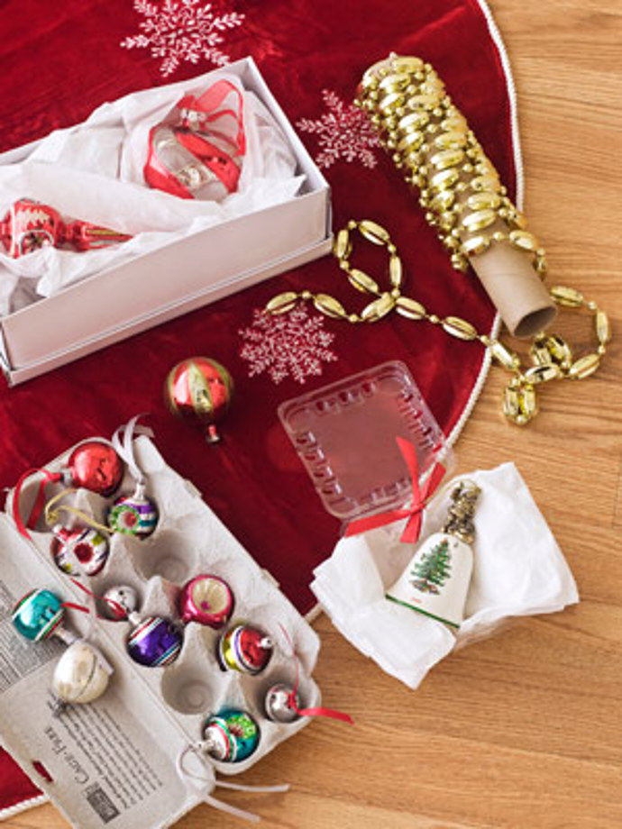 7. Udělejte si vlastní úložné boxy – třeba z krabice od vajec, vína a tak dále.