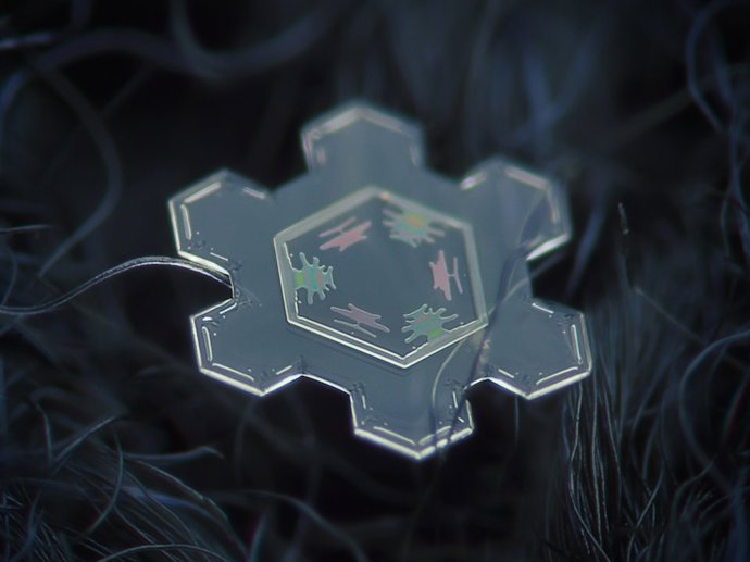 28 neuvěřitelných snímků sněhových vloček