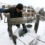 Baburin je bývalý námořník, který dřív pracoval ve vojenském závodu v Krasnojarsku.