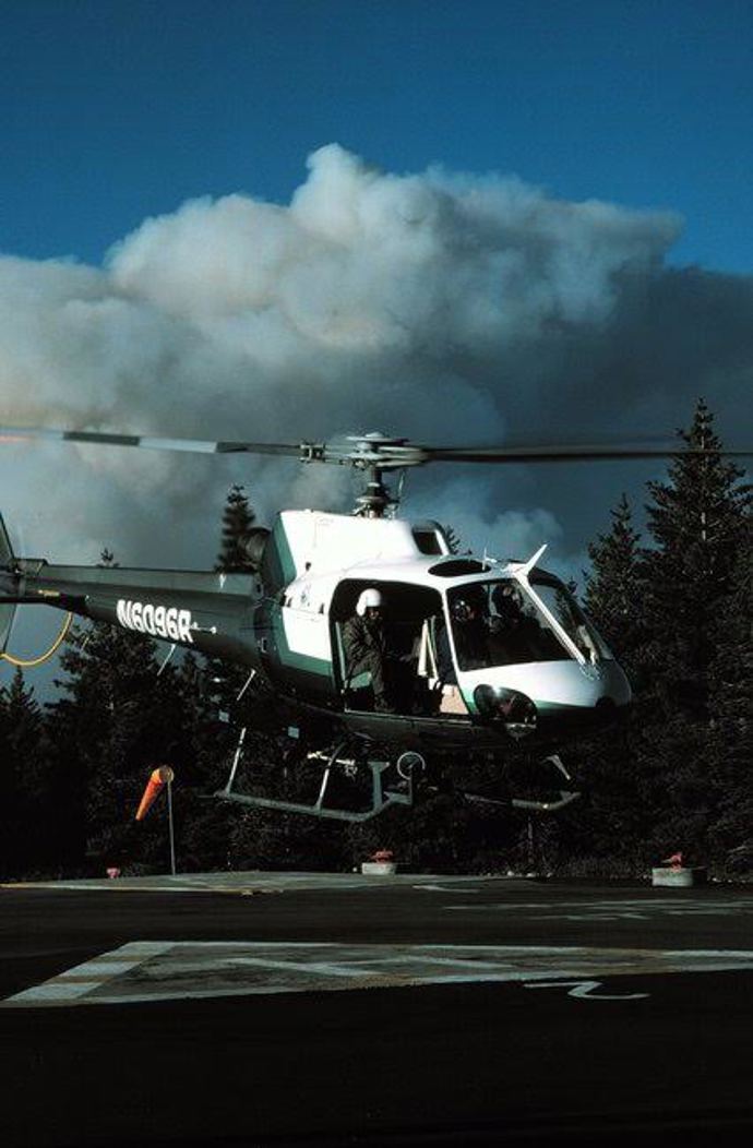 Měli strávit rok na nejvzdálenější
základně Ameriky, která se nachází v Korungalu, uprostřed Tálibánem ovládaného území, a hodlali
zachytit vše, s čím se setkali.