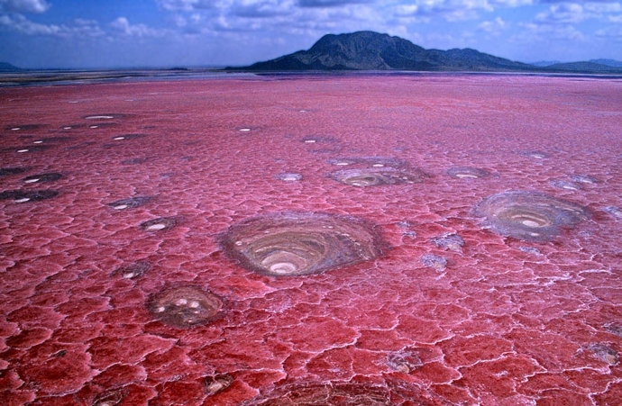 18. Natronové jezero (Tanzanie).