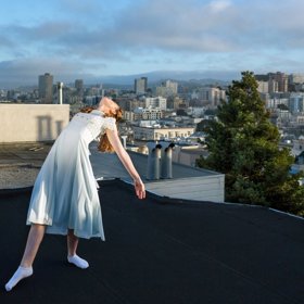 „Pravdou je, že klademe důraz na na hmotné statky, ale často je to bezduché a nesmyslné,“ konstatovala.