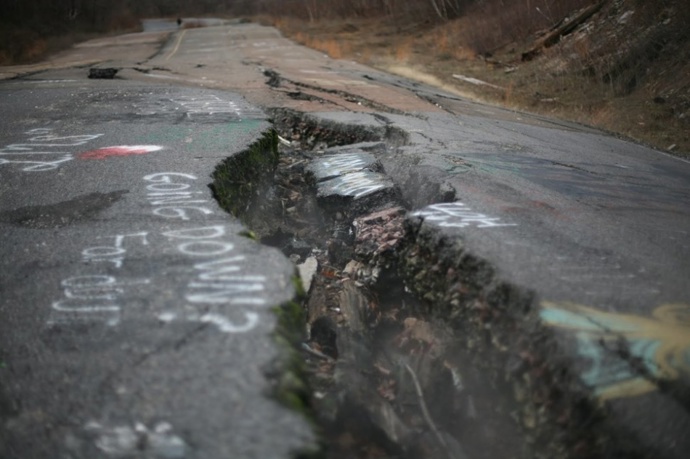 9. Centralia (Pensylvánie, Spojené státy americké). Před padesáti lety zde vypukl podzemní požár, který stále doutná.