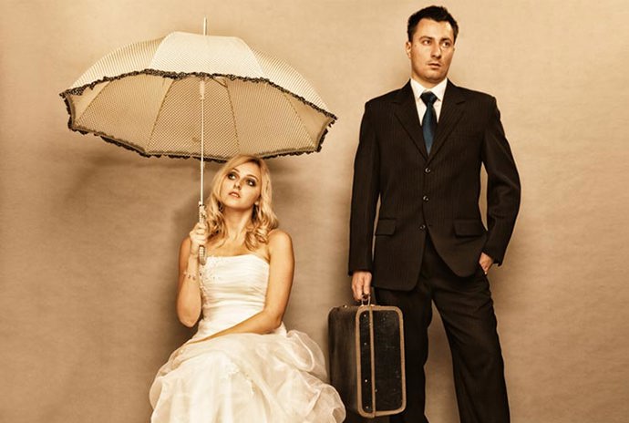 5. Nikdy se nemýlí. A neomlouvá. Mužská nátura má k hrdosti jistě blíž než ženská. Ale to není omluva. Každý – bez ohledu na to, zda s ním máte pletky, nebo ne – musí umět používat slovo „promiň“. A stejně tak uznat chybu. U partnera by to měla být podmínka.