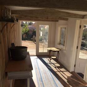 Přestavba kontejneru vyšla manžele celkově na zhruba 330 000 korun.