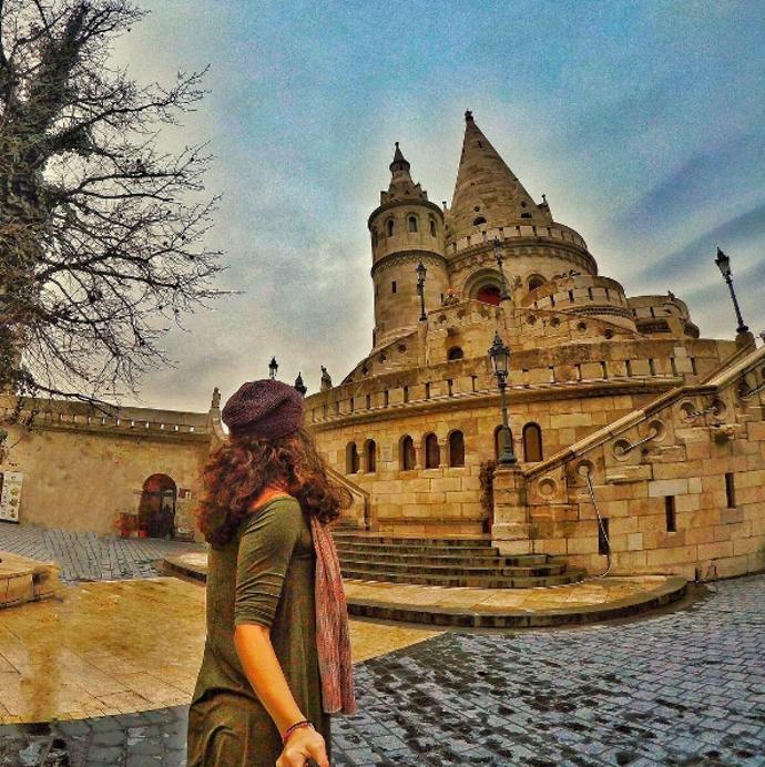 Například je nesmysl volit Paříž vzhledem k tamní měně. Zato takové Mexiko už vypadá daleko reálněji. „Nedělejte si na dovolené starosti o peníze. Nemá smysl jet do Paříže, pokud si ji nemůžete dovolit a užít si ji.“