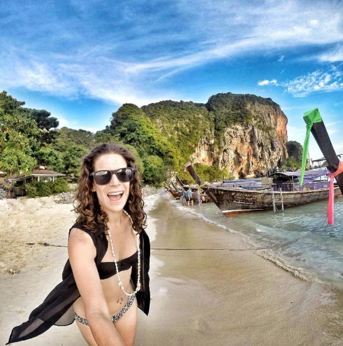 Za druhé, podívejte se, kolik stojí jídlo. Dejte tyto dvě věci do popředí a máte svůj denní rozpočet pro přežití. Jídlo a útočiště.