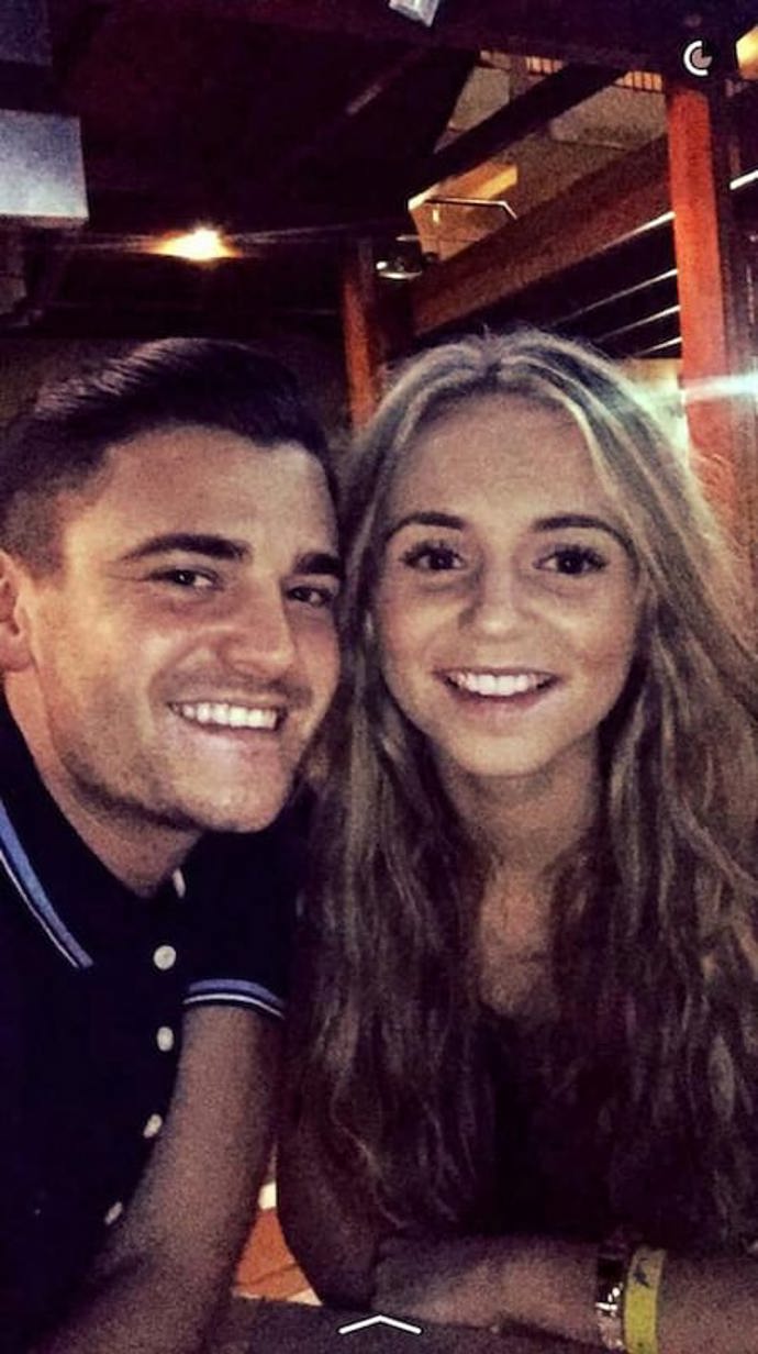 „Nechali mě s ním o samotě a nenáviděla jsem je za to. Byl to pro mě cizinec,“ prohlásila.