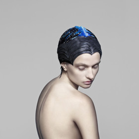 Společnost prozatím testovala pět barevných kombinací – černou/červenou, černou/bílou, stříbrnou/modrou, modrou/bílou a černou/žlutou.